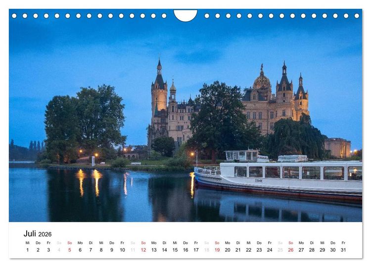 Produktbild: Schweriner M&auml;rchenschloss (Wandkalender 2026 DIN A4 quer), CALVENDO Monatskalender