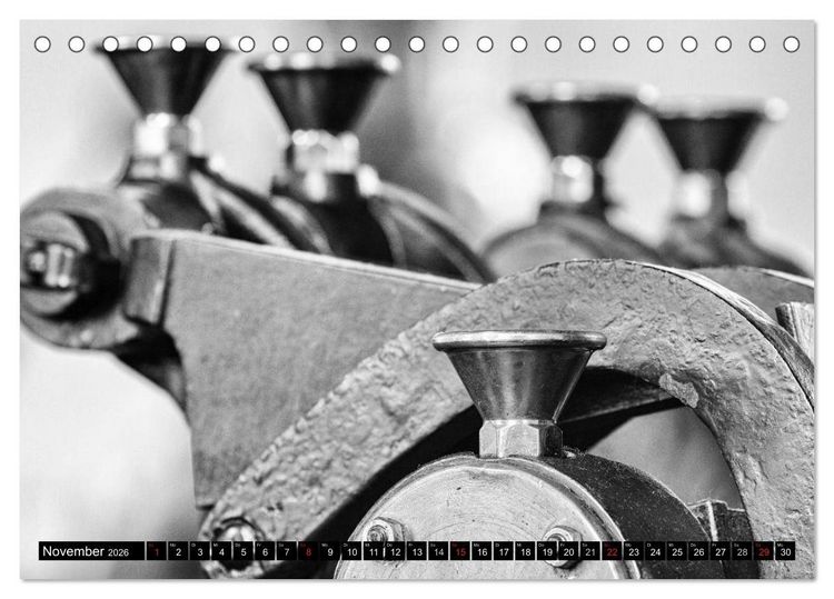 Produktbild: Industrie&auml;sthetik in Schwarz-Weiss (Tischkalender 2026 DIN A5 quer), CALVENDO Monatskalender