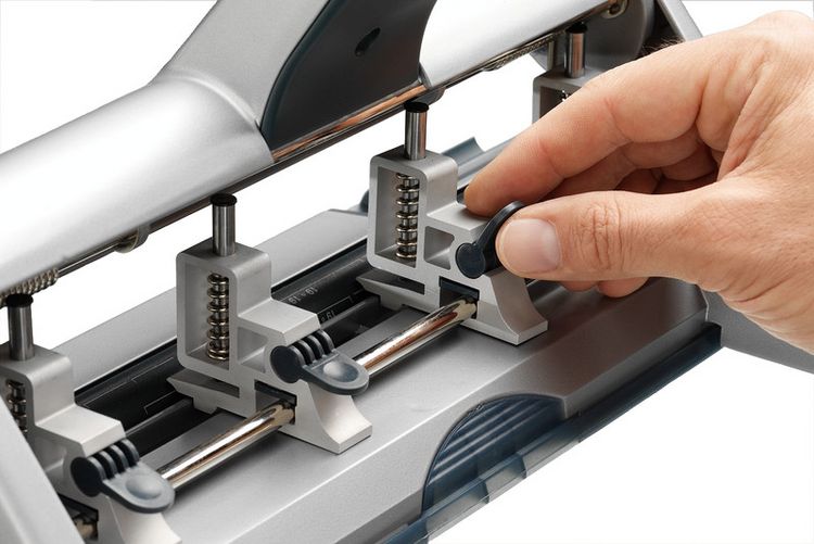 Produktbild: Leitz Mehrfachlocher 5114-00-84 max. Anzahl der Bl&auml;tter:30 Bl. (80 g/m&sup2;) Anzahl der Stanzsegmente:4 Silber 1 St.