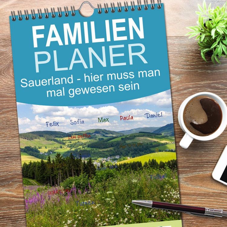 Produktbild: Familienplaner 2026 - Sauerland - hier muss man mal gewesen sein mit 5 Spalten (Wandkalender, 21 x 45 cm) CALVENDO