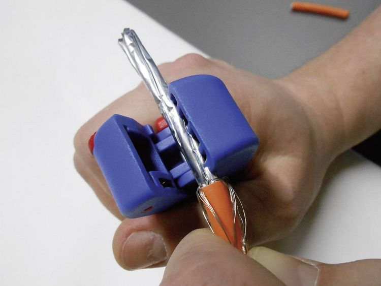 Produktbild: WEICON TOOLS 10033530 Data-Strip No.30 Kabelentmanteler Geeignet f&uuml;r Datenkabel, Telefonleitungen, Steuerleitungen
