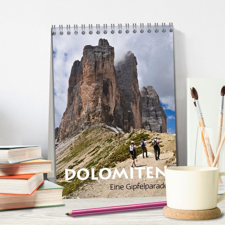 Produktbild: Dolomiten &ndash; Eine Gipfelparade (Tischkalender 2026 DIN A5 hoch), CALVENDO Monatskalender