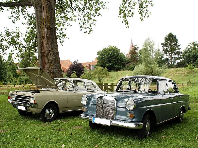 Produktbild: CALVENDO Puzzle Oldtimer aller Art | 1000 Teile Lege-Gr&ouml;&szlig;e 64x48cm Foto-Puzzle f&uuml;r gl&uuml;ckliche Stunden