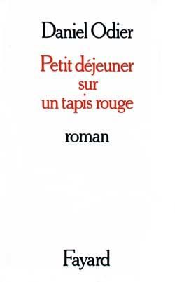 Produktbild: Petit d&eacute;jeuner sur un tapis rouge