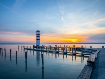 Produktbild: CALVENDO Puzzle Leuchtturm in Podersdorf am Neusiedler See (&Ouml;sterreich) 1000 Teile Puzzle quer | 1000 Teile Lege-Gr&ouml;&szlig;e 64 &times; 48 cm Foto-Puzzle f&uuml;r gl&uuml;ckliche Stunden