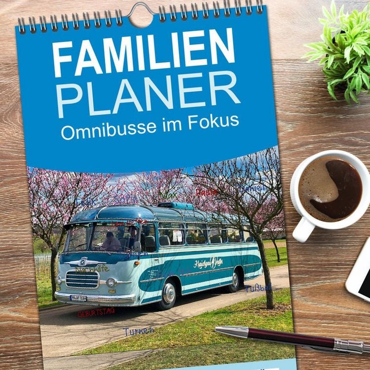 Produktbild: Familienplaner 2026 - Omnibusse im Fokus mit 5 Spalten (Wandkalender, 21 x 45 cm) CALVENDO