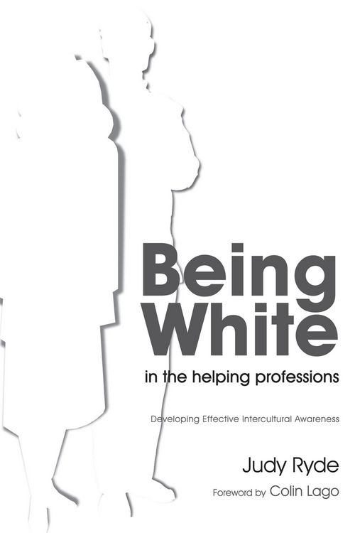 Produktbild: Being White in the Helping Professions