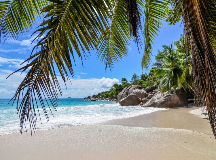 Produktbild: CALVENDO Puzzle Anse Lazio auf Praslin | 2000 Teile Lege-Gr&ouml;&szlig;e 90x67cm Foto-Puzzle f&uuml;r gl&uuml;ckliche Stunden
