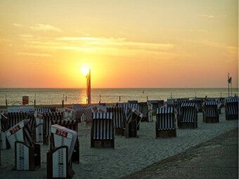 Produktbild: CALVENDO Puzzle Norderney - Abend auf der Strandpromenade | 1000 Teile Lege-Gr&ouml;&szlig;e 64x48cm Foto-Puzzle f&uuml;r gl&uuml;ckliche Stunden