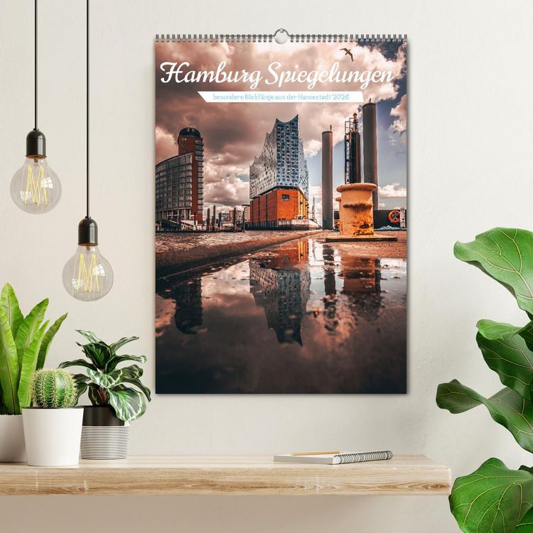 Produktbild: Hamburg Spiegelungen 2026 (Wandkalender 2026 DIN A2 hoch), CALVENDO Monatskalender