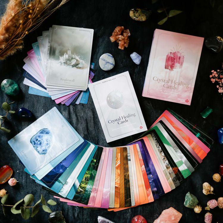 Produktbild: Crystal Healing Cards - 44 Karten mit Botschaften und Anleitung (Heilsteine, Edelsteine, Kristalle - Bedeutung und Anwendung)