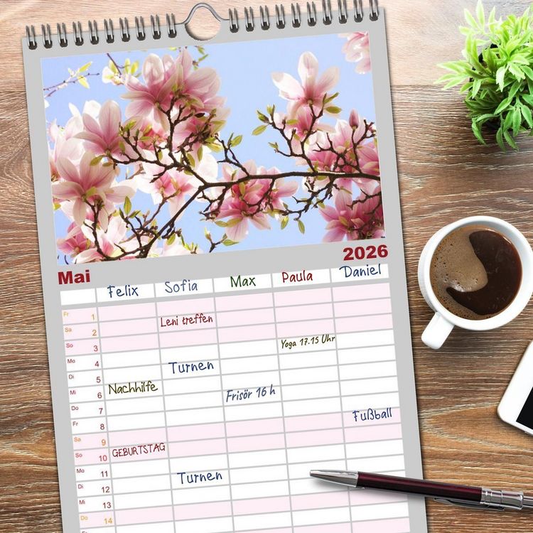 Produktbild: Familienplaner 2026 - Magnolien Ein Bl&uuml;tenrausch mit 5 Spalten (Wandkalender, 21 x 45 cm) CALVENDO