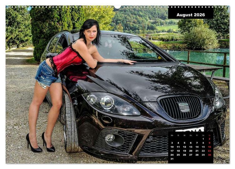 Produktbild: Kurven - Fieber - Modelle und Autos (Wandkalender 2026 DIN A2 quer), CALVENDO Monatskalender