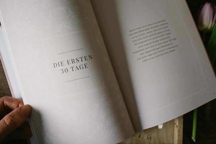 Produktbild: Bl&uuml;hende Worte. Dein Bibellese-Journal