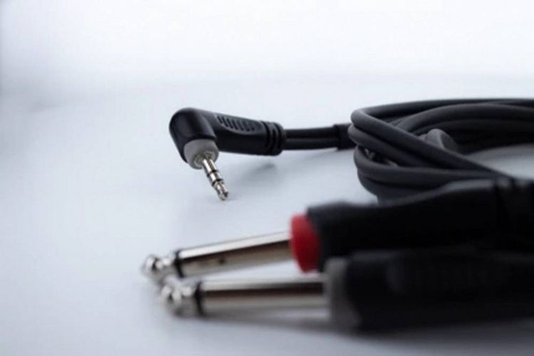 Produktbild: Cordial 14867 Audio Y-Adapter [1x Klinkenstecker 3.5 mm - 2x Klinkenstecker 6.3 mm (mono)] 1.50 m Schwarz PVC-Mantel, Zwillingsleitung