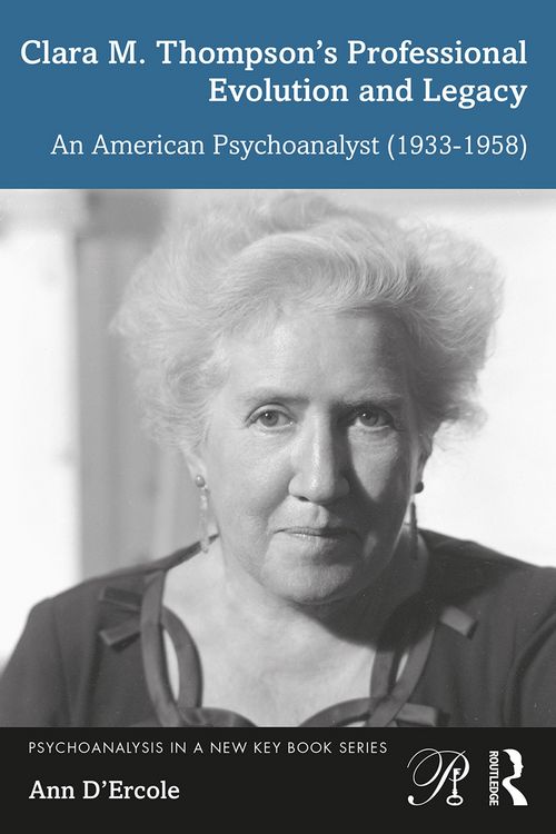 Produktbild: Clara M. Thompson's Professional Evolution and Legacy