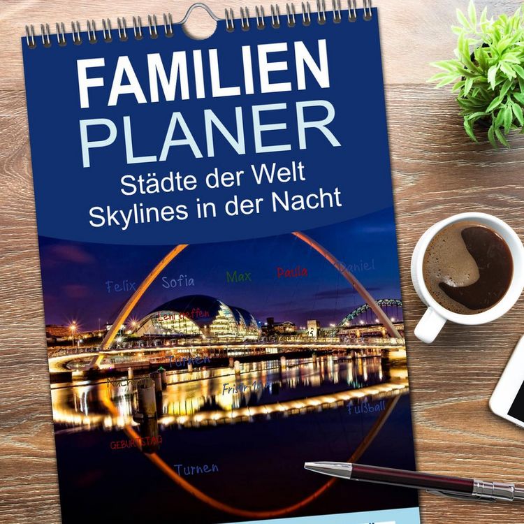 Produktbild: Familienplaner 2026 - St&auml;dte der Welt - Skylines in der Nacht mit 5 Spalten (Wandkalender, 21 x 45 cm) CALVENDO