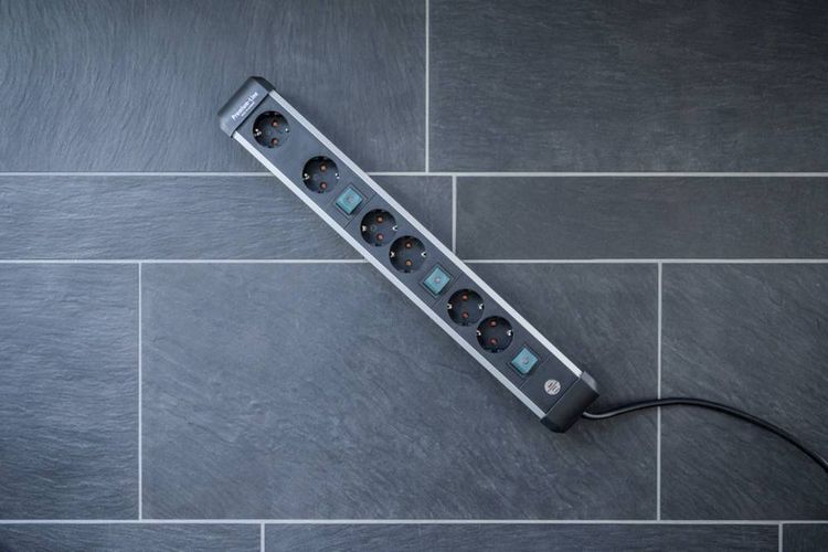 Produktbild: Brennenstuhl 1391030601 Steckdosenleiste mit Schalter Silber-Schwarz Schutzkontakt 1 St.