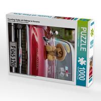 Produktbild: CALVENDO Puzzle Travelling Teddy mit Oldtimer in Havanna | 1000 Teile Lege-Gr&ouml;&szlig;e 64x48cm Foto-Puzzle f&uuml;r gl&uuml;ckliche Stunden