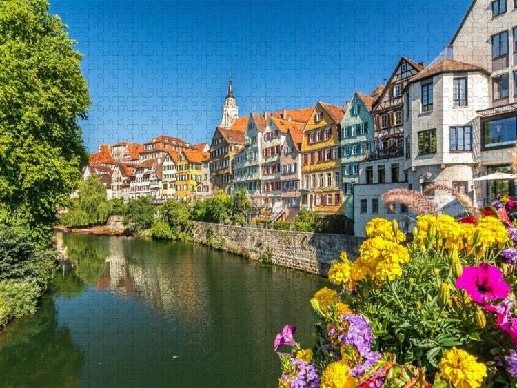 Produktbild: CALVENDO Puzzle Historische T&uuml;binger Neckarfront mit Blumenschmuck | 2000 Teile Lege-Gr&ouml;&szlig;e 90x67cm Foto-Puzzle f&uuml;r gl&uuml;ckliche Stunden