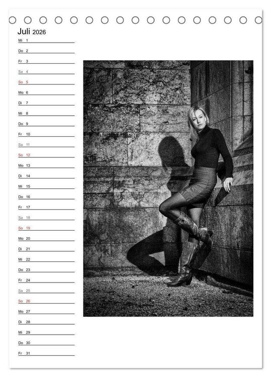Produktbild: Mode in schwarz und wei&szlig; (Tischkalender 2026 DIN A5 hoch), CALVENDO Monatskalender