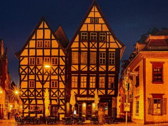 Produktbild: CALVENDO Puzzle Fachwerkh&auml;user am Benediktplatz | 1000 Teile Lege-Gr&ouml;&szlig;e 64x48cm Foto-Puzzle f&uuml;r gl&uuml;ckliche Stunden
