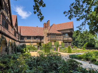 Produktbild: CALVENDO Puzzle Schloss Cecilienhof, 1913-1917 errichtet, ist es der letzte Schlossbau der Hohenzollern. | 1000 Teile Lege-Gr&ouml;&szlig;e 64x48cm Foto-Puzzle f&uuml;r gl&uuml;ckliche Stunden