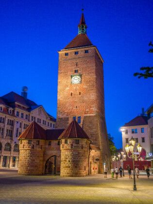 Produktbild: CALVENDO Puzzle N&uuml;rnberg - Wei&szlig;er Turm zur Blauen Stunde | 1000 Teile Lege-Gr&ouml;&szlig;e 64x48cm Foto-Puzzle f&uuml;r gl&uuml;ckliche Stunden