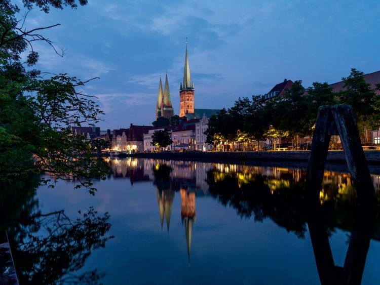 Produktbild: Altstadt und Trave in L&uuml;beck (Puzzle)
