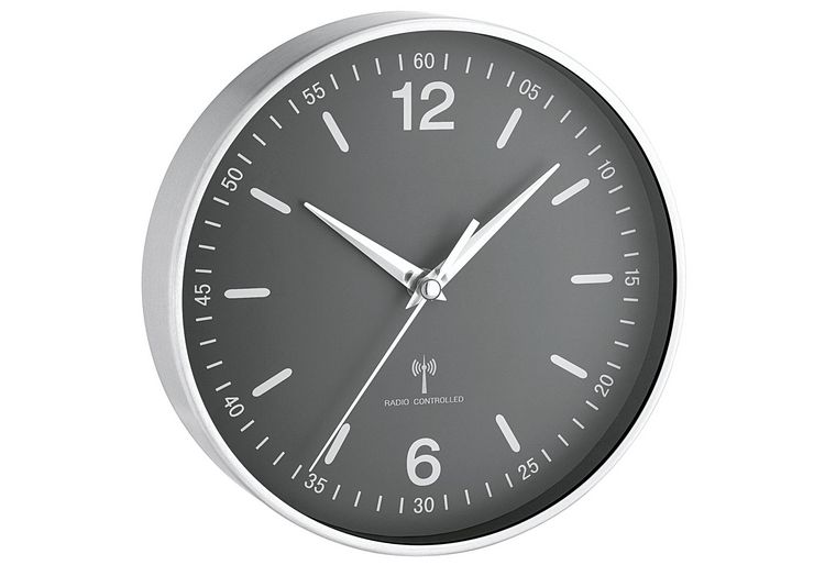 Produktbild: TFA Analoge Funk-Wanduhr mit Aluminium-Rahmen