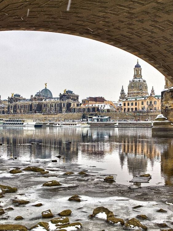 Produktbild: CALVENDO Puzzle Das winterliche Dresden | 1000 Teile Lege-Gr&ouml;&szlig;e 64x48cm Foto-Puzzle f&uuml;r gl&uuml;ckliche Stunden