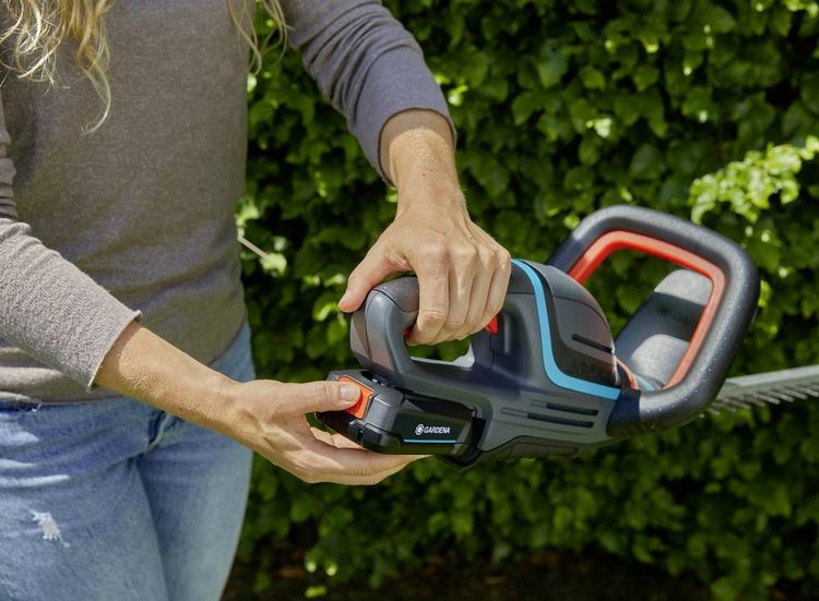 Produktbild: GARDENA ComfortCut 60 18V-P4A solo Akku Heckenschere ohne Akku