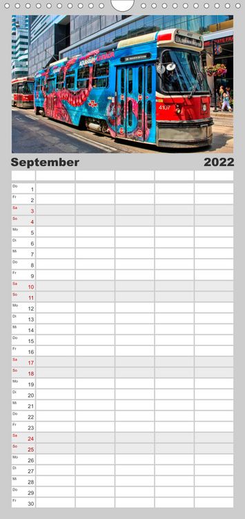 Produktbild: Durch die Welt mit der Stra&szlig;enbahn - Familienplaner hoch (Wandkalender 2022 , 21 cm x 45 cm, hoch)