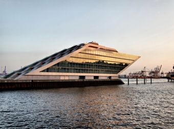Produktbild: CALVENDO Puzzle Dockland | 2000 Teile Lege-Gr&ouml;&szlig;e 90x67cm Foto-Puzzle f&uuml;r gl&uuml;ckliche Stunden