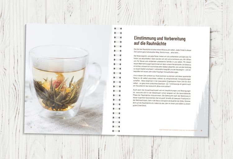 Produktbild: Die Rauhn&auml;chte - Im Fluss der Zeiten: Ein Workbook f&uuml;r die 12 heiligen N&auml;chte mit viel Raum f&uuml;r eigene Notizen