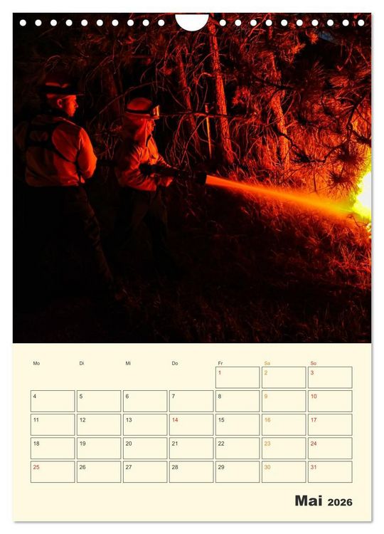 Produktbild: Feuerwehr - Warten auf den n&auml;chsten Einsatz (Wandkalender 2026 DIN A4 hoch), CALVENDO Monatskalender