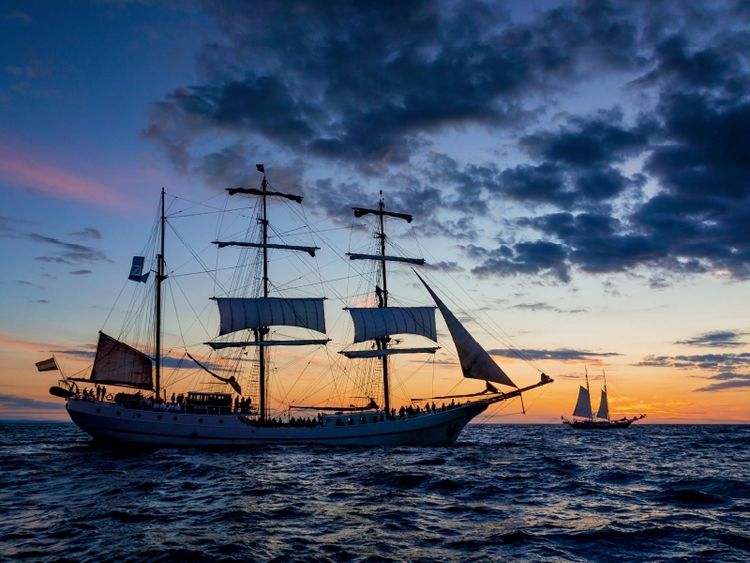 Produktbild: CALVENDO Puzzle Ein Motiv aus dem Kalender Windjammer auf der Ostsee im Abendlicht | 1000 Teile Lege-Gr&ouml;&szlig;e 64x48cm Foto-Puzzle f&uuml;r gl&uuml;ckliche Stunden