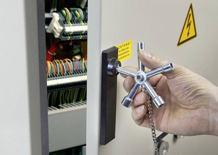 Produktbild: TOOLCRAFT TO-6707229 Schaltschrankschl&uuml;ssel Schaltschrankschl&uuml;ssel 1St.