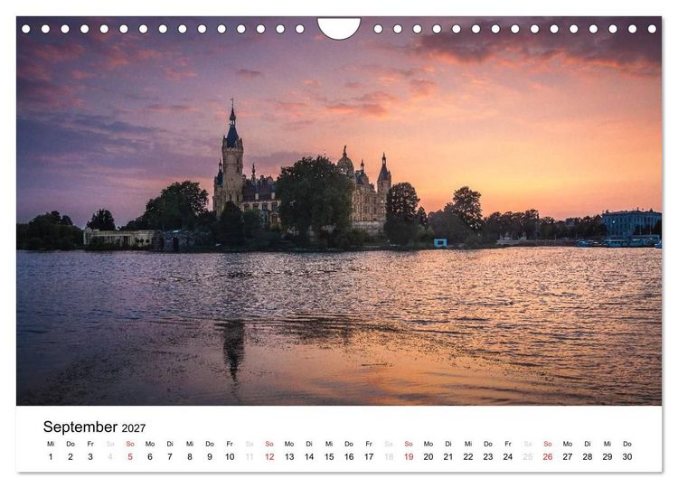 Produktbild: Schweriner M&auml;rchenschloss (Wandkalender 2027 DIN A4 quer), CALVENDO Monatskalender