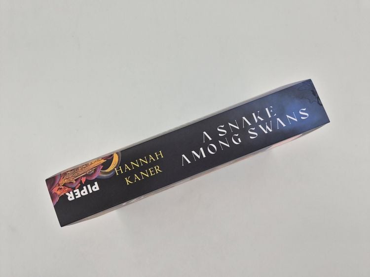 Produktbild: A Snake among Swans