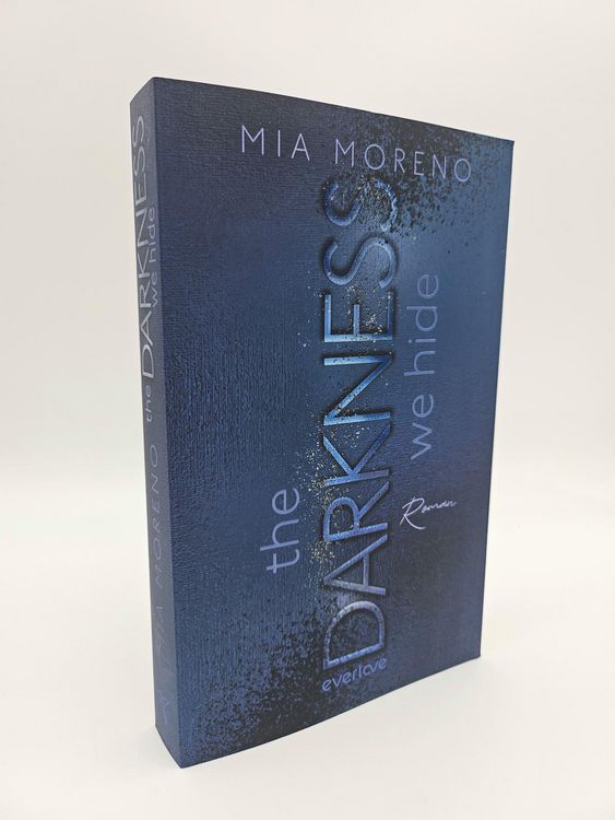 Produktbild: The Darkness We Hide