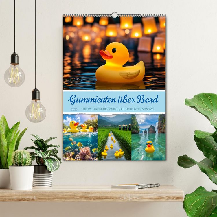 Produktbild: Gummienten &uuml;ber Bord (Wandkalender 2026 DIN A2 hoch), CALVENDO Monatskalender