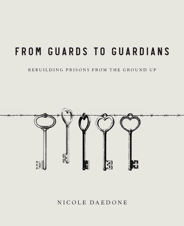 Produktbild: From Guards to Guardians