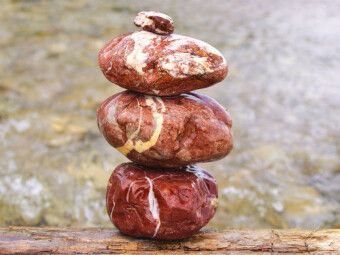 Produktbild: CALVENDO Puzzle Balance am Fluss - Steinm&auml;nnchen an der Isar | 1000 Teile Lege-Gr&ouml;&szlig;e 64x48cm Foto-Puzzle f&uuml;r gl&uuml;ckliche Stunden