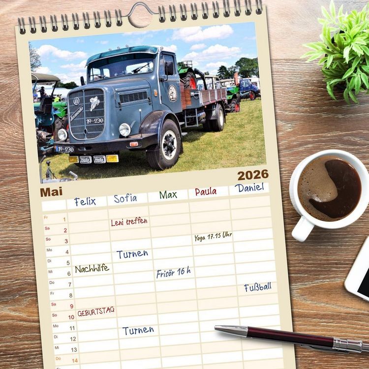 Produktbild: Familienplaner 2026 - LKW - Oldtimer mit 5 Spalten (Wandkalender, 21 x 45 cm) CALVENDO