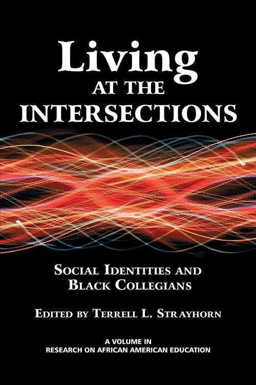 Produktbild: Living at the Intersections