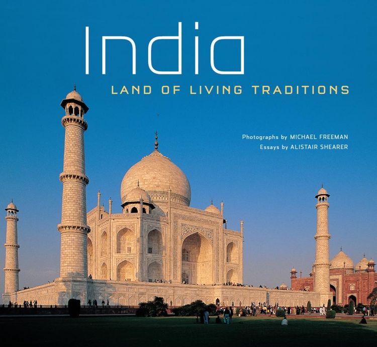Produktbild: India: Land of Living Traditions