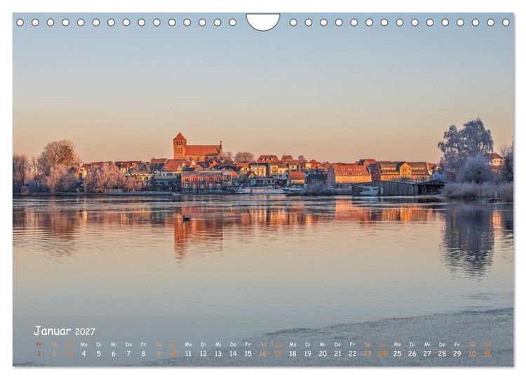 Produktbild: Zwischen See und Himmel - Waren (M&uuml;ritz) im Wandel der Jahreszeiten (Wandkalender 2027 DIN A4 quer), CALVENDO Monatskalender