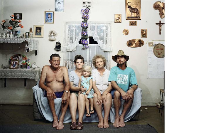 Produktbild: Pieter Hugo: Between the Devil and the Deep Blue Sea (dt.)