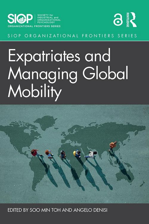 Produktbild: Expatriates and Managing Global Mobility